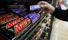 Батончики Mars и Snickers отзывают в Германии из-за обнаруженного пластика