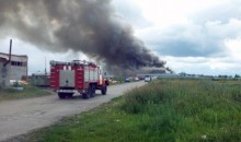 В Барнауле во время пожара на химзаводе пострадали два человека