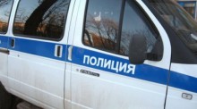 В Барнауле полицейский выстрелил в буйную женщину с топором