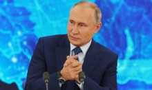 Путин призвал обеспечить плановый рост зарплат бюджетников