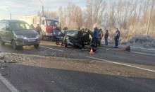 Два автомобиля такси столкнулись в Бийске