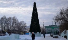 В Бийске строят тематический новогодний ледяной городок